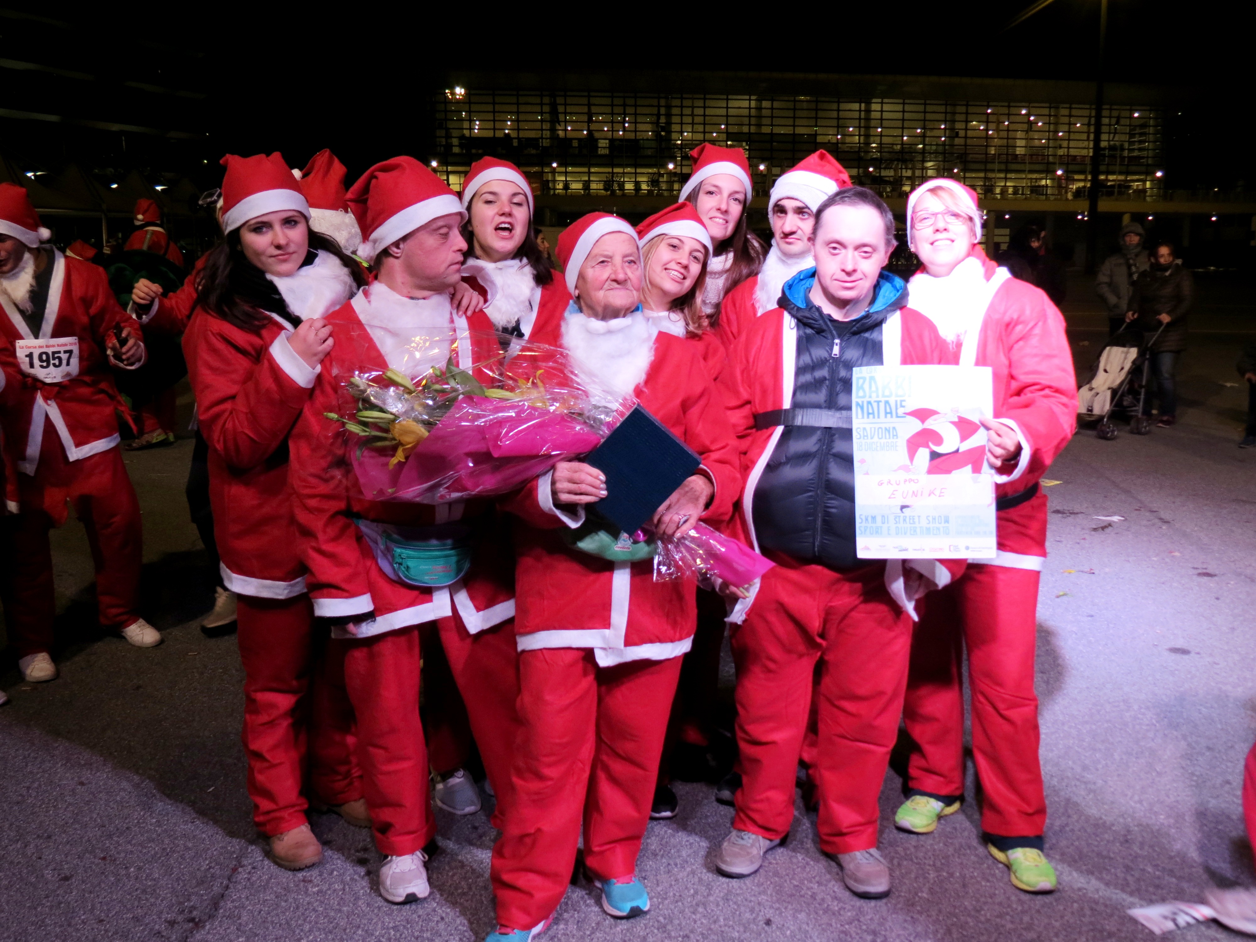 Parte del gruppo Eunike alla Corsa dei babbi Natale 2016